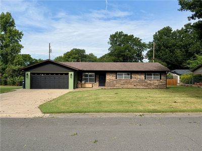 603 N Mobile Ave
