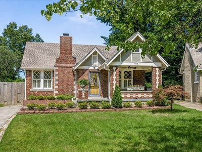 2126 University Cir