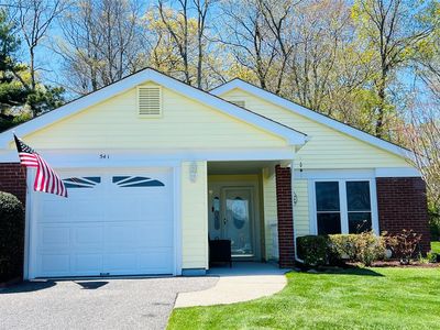 541 Stratford Lane