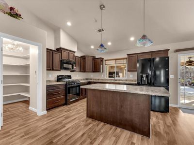 7253 Legacy Ct