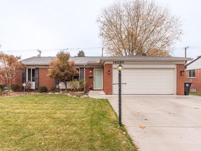 Property at 14220 Knolson St, Livonia, MI
