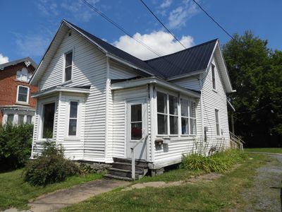 200 Margaret St