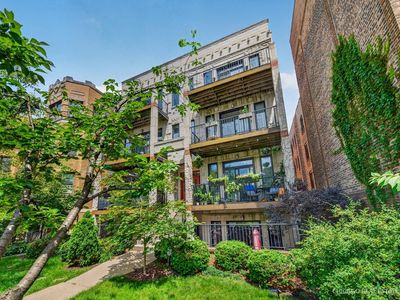 4711 N Malden St APT 2S