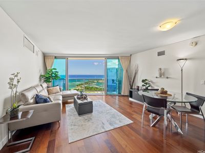 1177 Queen St APT 4104