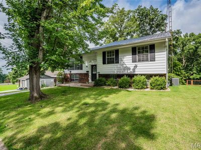 Property at 230 Ridge Dr, Chester, IL