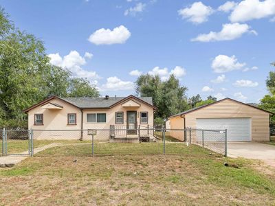 Property at 1423 Evans St, Hot Springs, SD