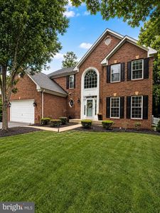 73 Kinross Dr