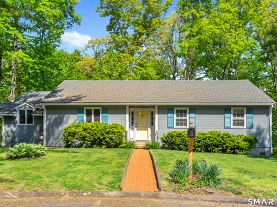 11 Candlewood Lane