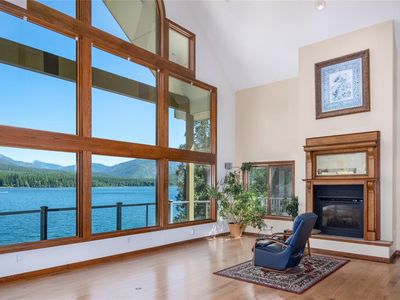 10 Northshore Dr