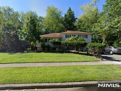 5 Eastbrook Drive
