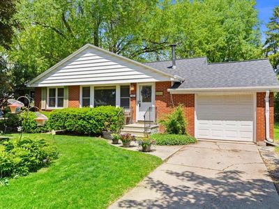 151 E Briar Ln