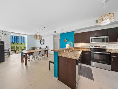 2020 Prairie Ave APT 302