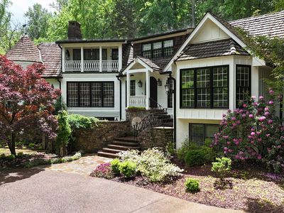 590 Springhill Dr NE