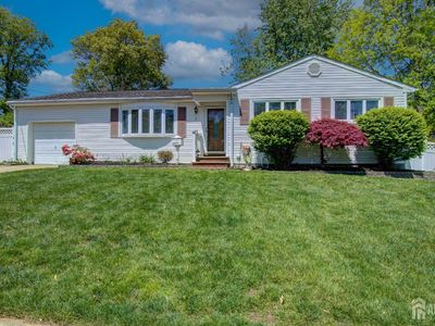 2 Birchwood Rd