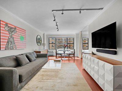 245 E 24th St APT 10E