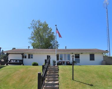 7945 N 650 W