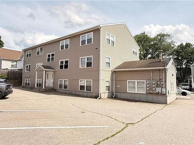 60 Esten Ave #&-61