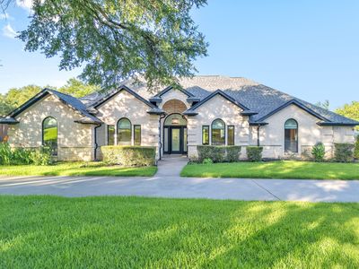 137 Oakwood Ct