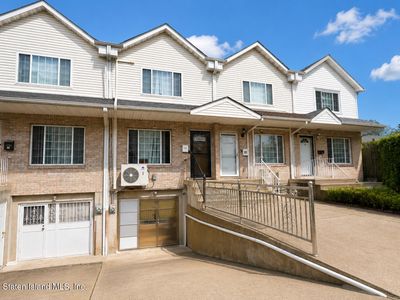 85 Fairway Ave