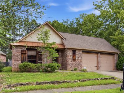 120 Hampton Way