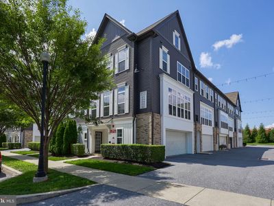 812 Mayer Pl