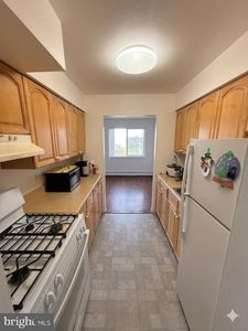 6 Pine Ln APT 7