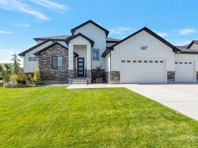 1307 W Blue Quill Dr