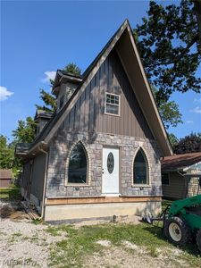Property at 351 Essex Rd, Vermilion, OH