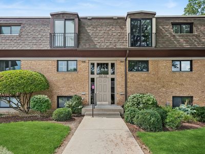 Property at 202 Kenston Ct #202, Geneva, IL