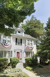 35 Livingston Ct