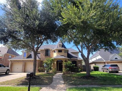 2498 Encino Ave