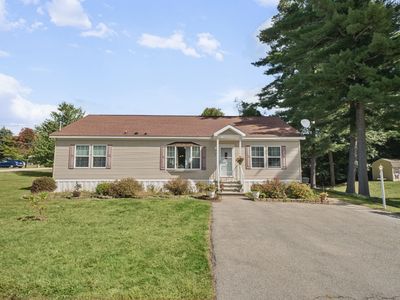 2 Hawthorne Ln