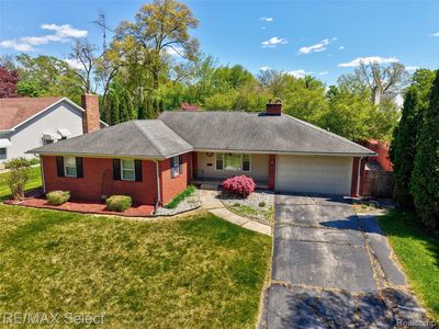 3441 Hawthorne Dr