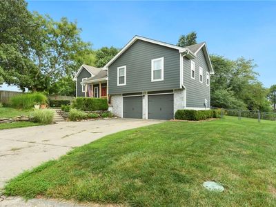 906 Fairview Cir