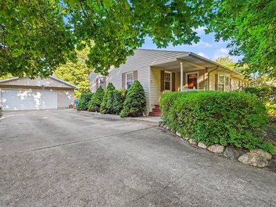 211 N Powell Rd