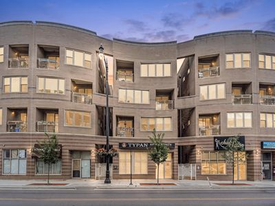 4915 N Lincoln Ave APT 2