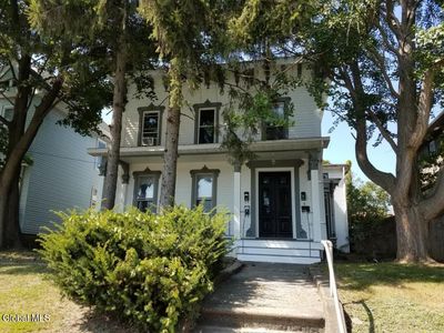 8 Saratoga Avenue