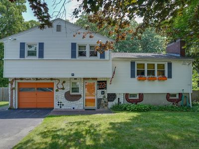 23 Laurel Dr