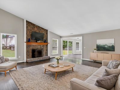 56 Shadowmoss Pkwy