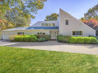 Property at 15 Fox Hollow Dr, East Quogue, NY