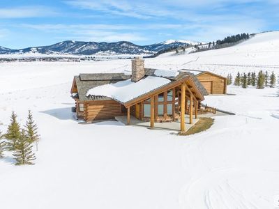 3755 Fisher Pointe Dr