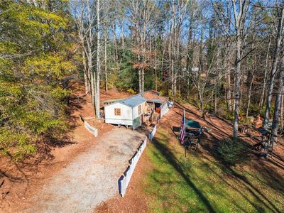 11 Beechwood Ln