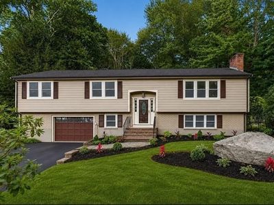 14 Travis Dr