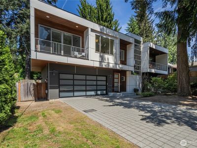 3034 NE 89th