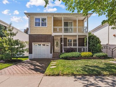 28 Rockne St