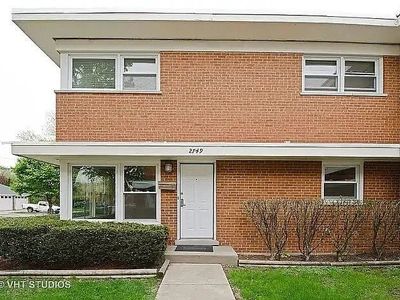 2749 W North Shore Ave