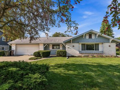 12945 W Brentwood DRIVE