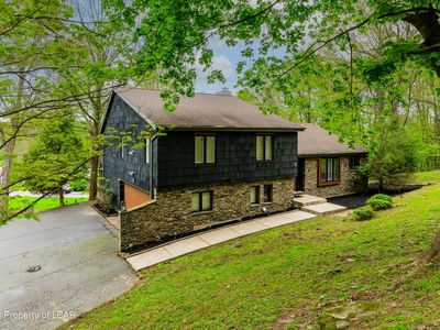 8 Marywood Dr