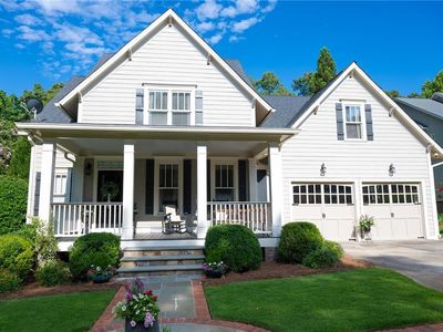 515 Saint Barbaras Ln NW