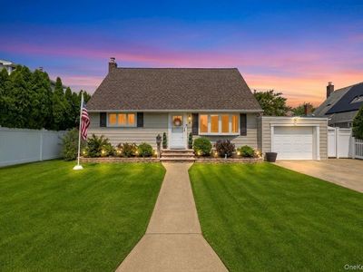 Property at 3 Laurie Drive, Farmingdale, NY